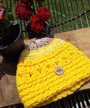 Gorro amarillo y café en degrade