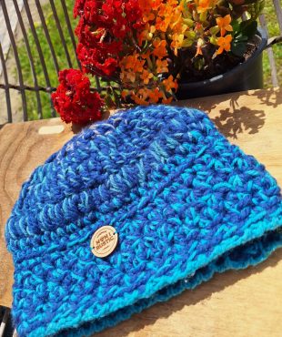 Gorro azul y turquesa