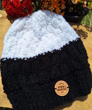 Gorro negro y blanco
